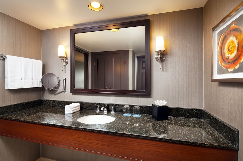 Sheraton Fairplex Suites & Conference Center - photo 12