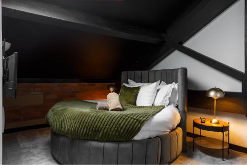 Newly Refurbished FEB 2026 Cosy Duplex BD1 — 4-Star Luxury Hotel in Bradford, United Kingdom