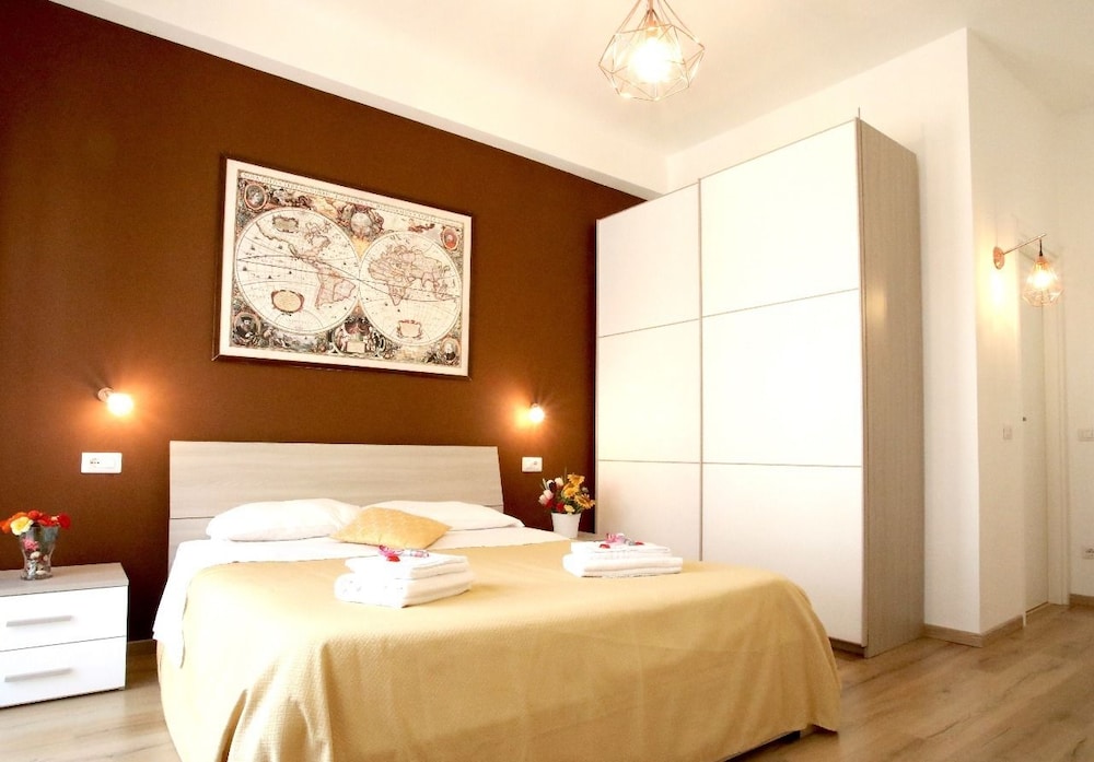 Homs Sweet Home — 4-Star Luxury Hotel in Rome, Italy