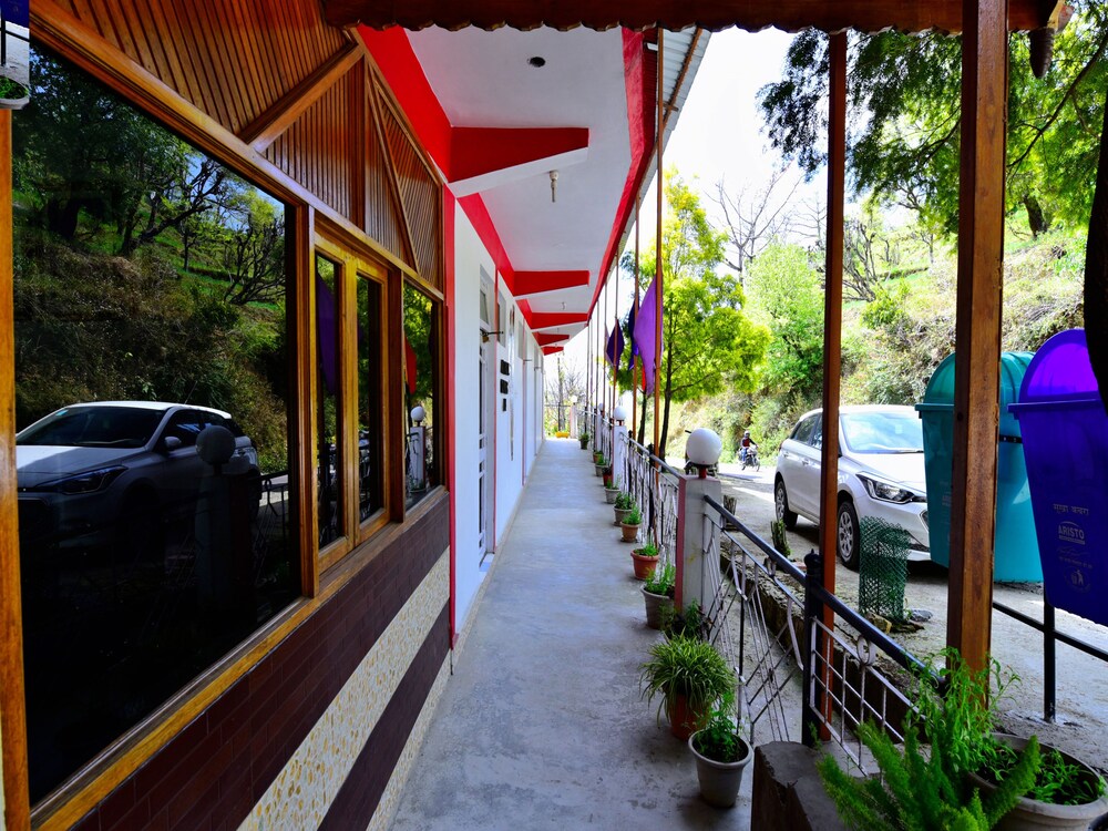 OYO 35518 Hotel Trekkers Nest — hotel in Jogindarnagar