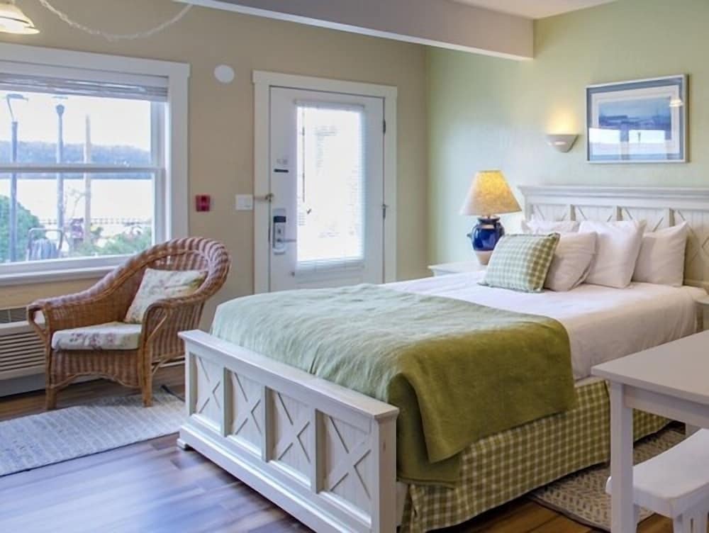 Edgewater Resort - photo 42