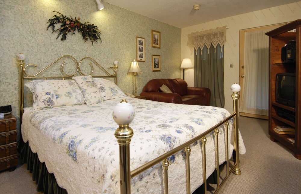 Wrens Nest Inn - photo 8