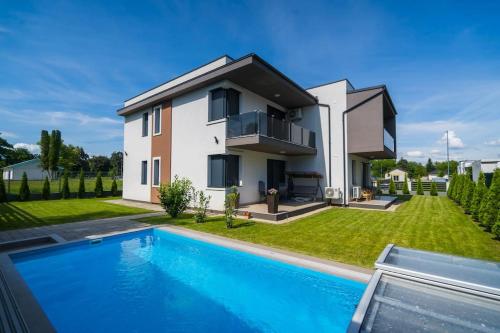 Blue Dream Apartman — 4-Star Luxury Hotel in Siofok, Hungary