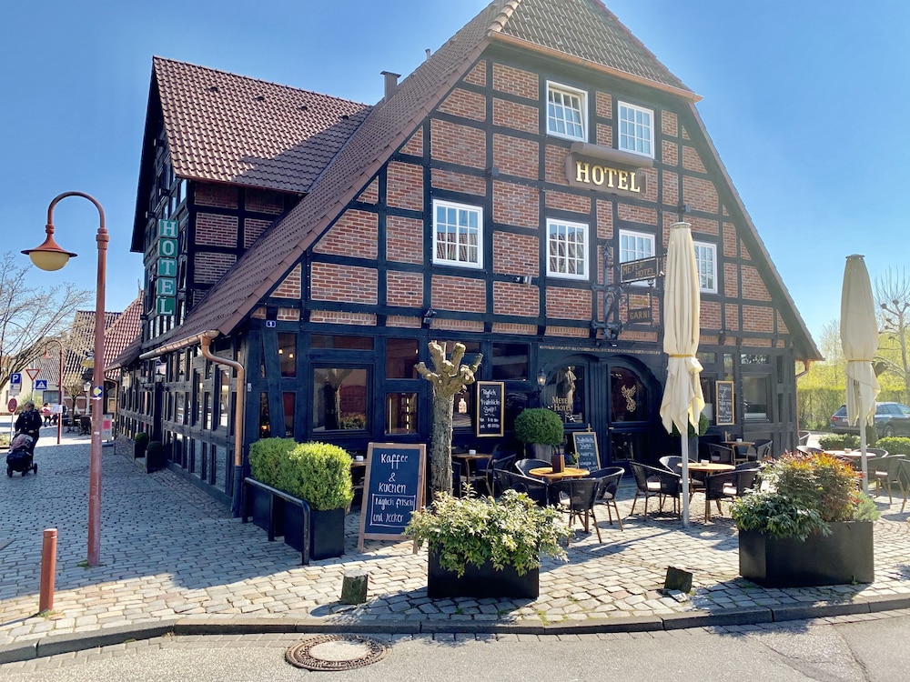 Meyers Hotel — hotel in Seevetal