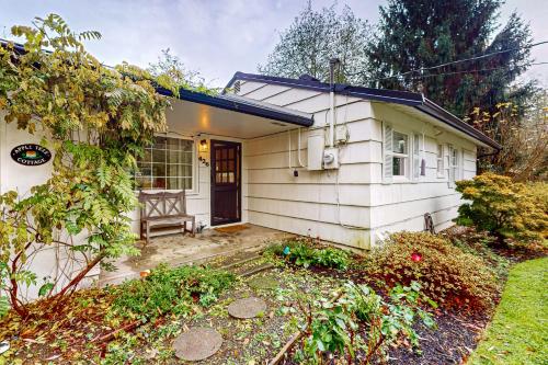 Apple Tree Cottage — 4-Star Luxury Hotel in Winslow, United States
