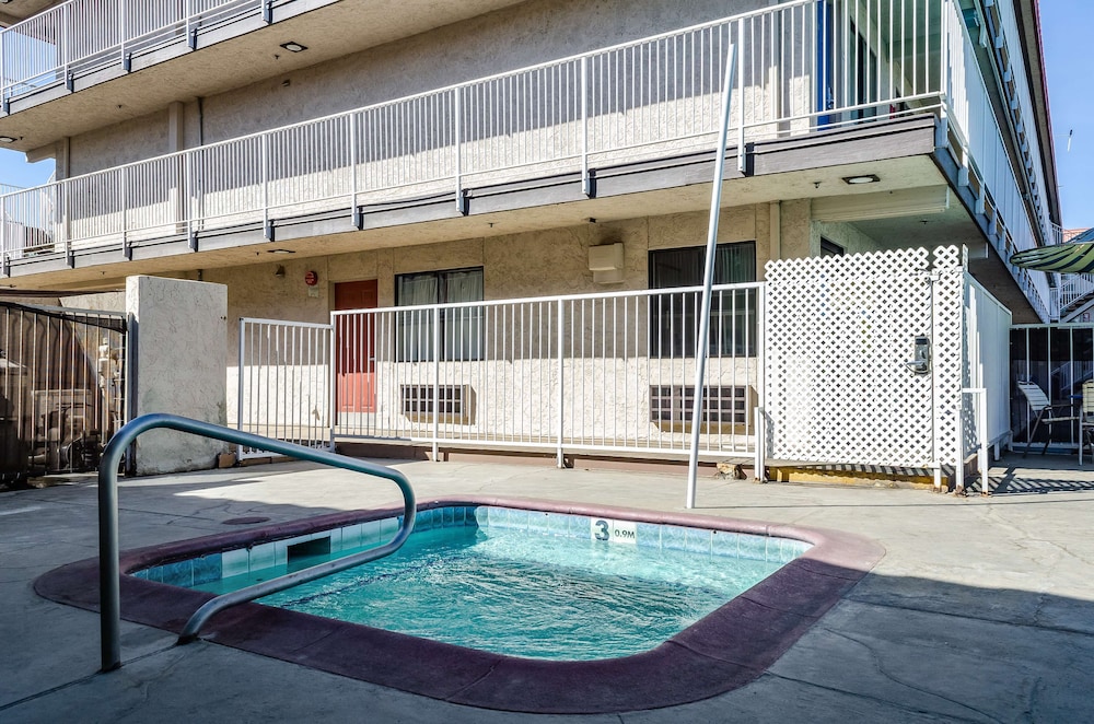 Studio 6 Fresno CA Extended Stay - photo 29
