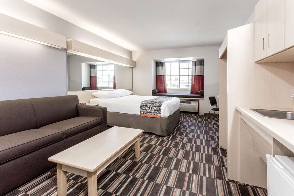 Microtel Inn & Suites by Wyndham Modesto Ceres - photo 9