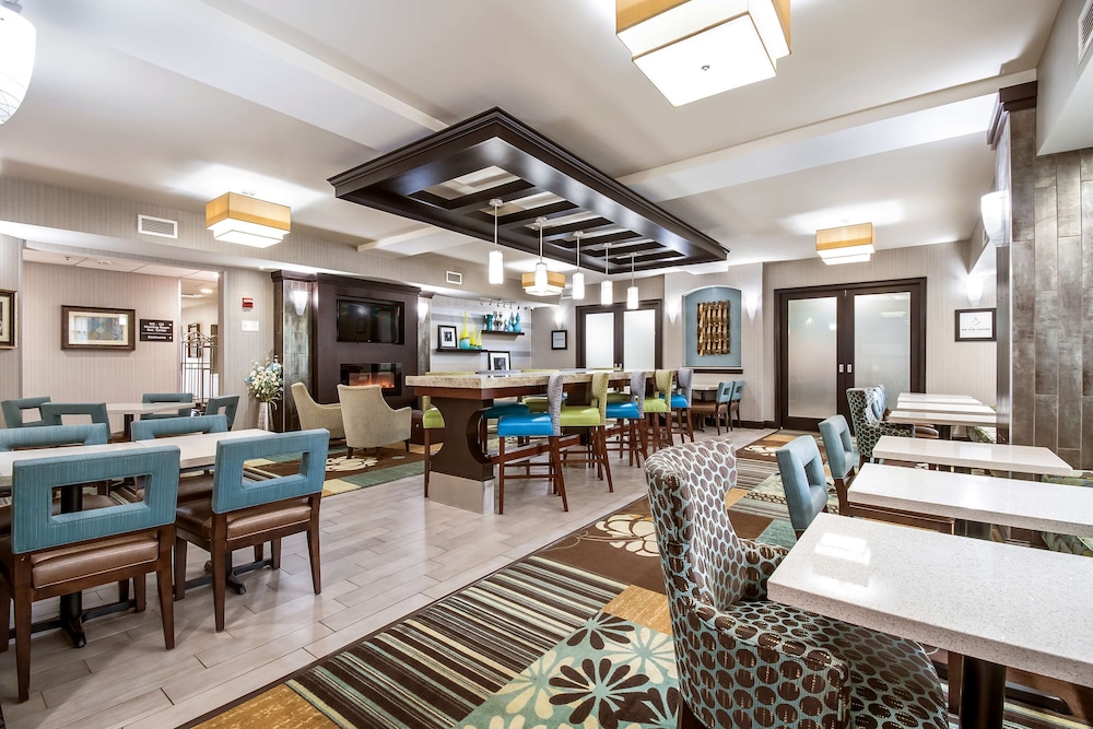 Hampton Inn Columbus West - photo 18