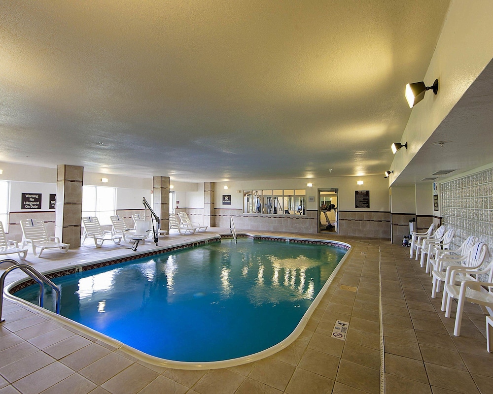 Quality Suites Addison Dallas - photo 32