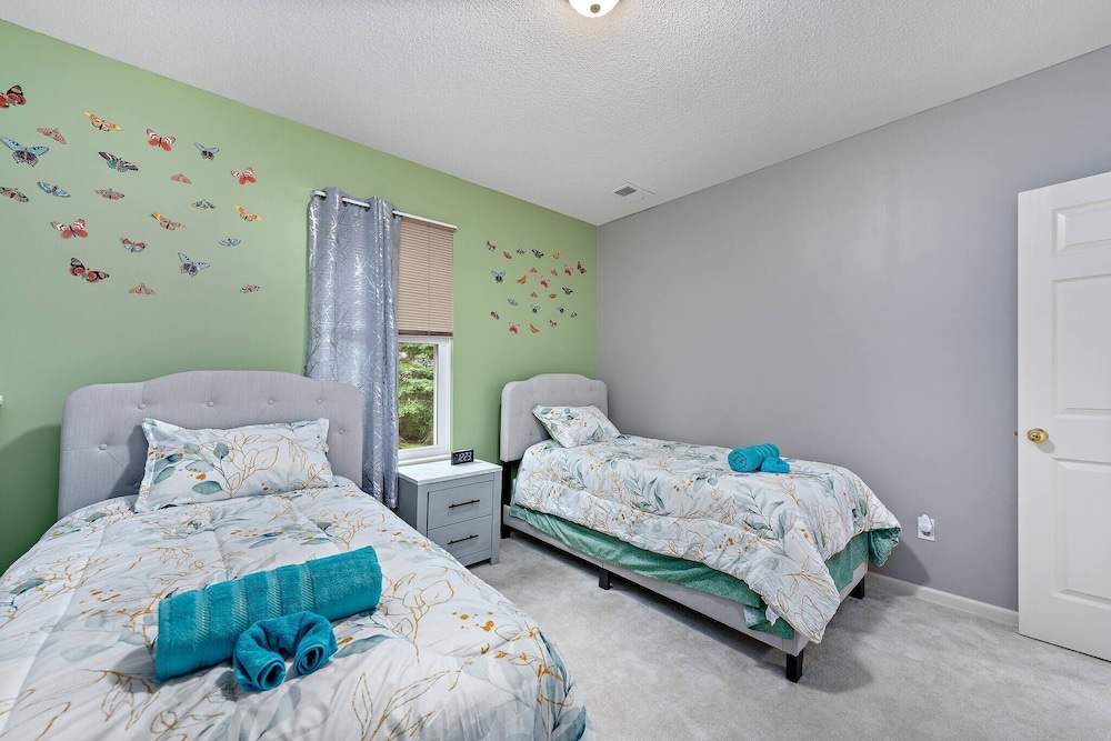 Beautiful Townhome 11 Minutes To Downtown Kansas City Mo - photo 4