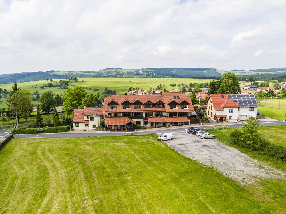 Berggasthof & Hotel Hinterrod — Eisfeld — photo 2