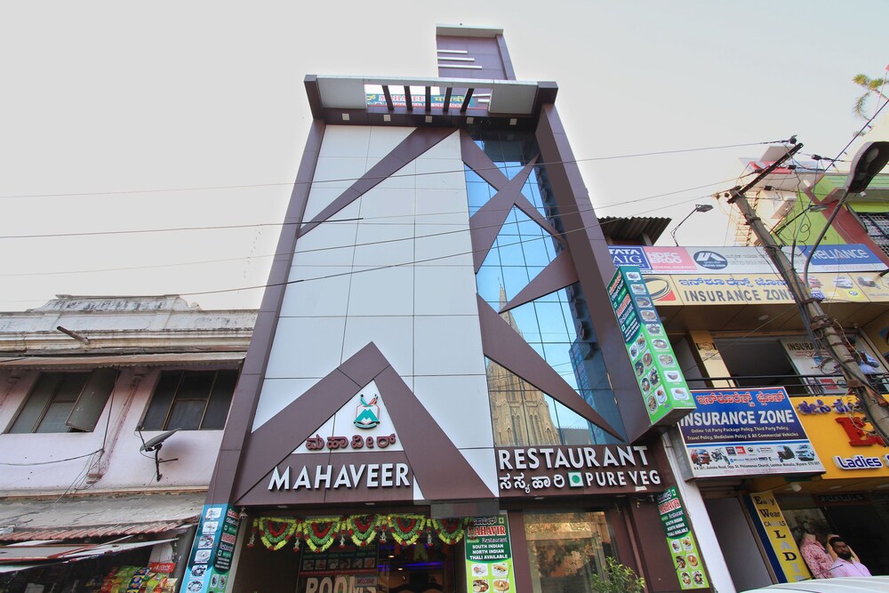 Oyo 11694 Abs Comforts - carbon neutral hotel in Mysore