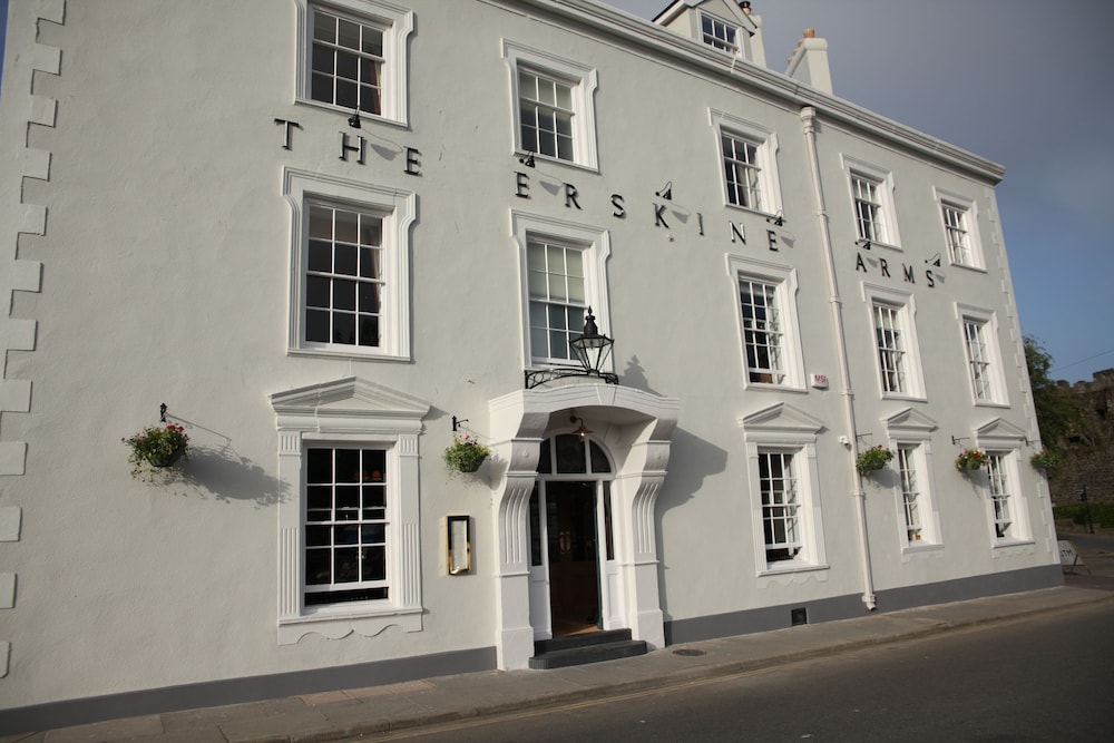 The Erskine Arms — hotel in Conwy