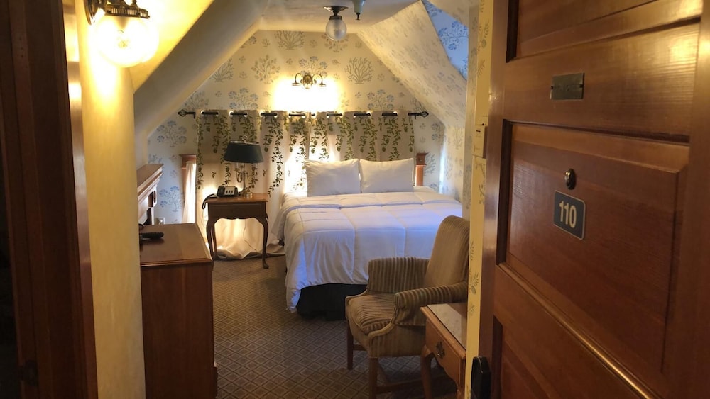 Pacific Grove Inn - photo 31