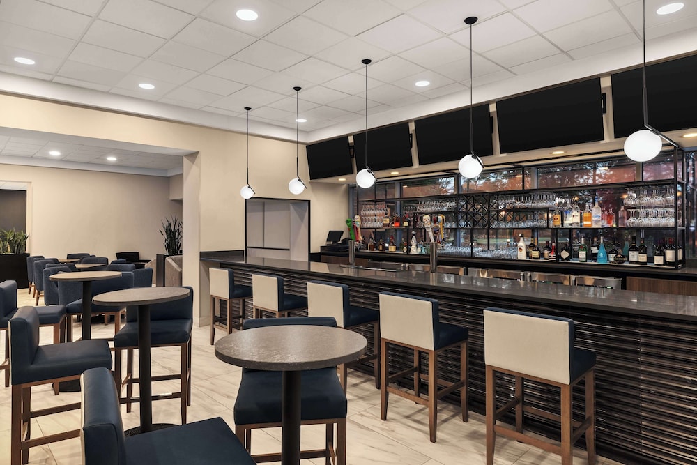 Hampton Inn & Suites Downers Grove Chicago - photo 43
