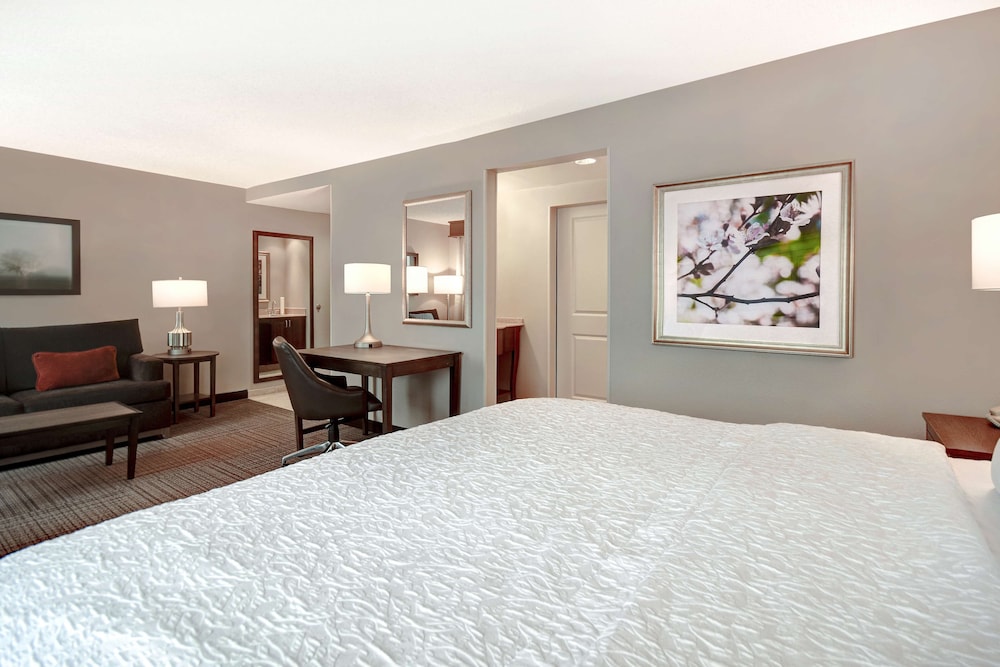 Hampton Inn & Suites Alexandria Old Town Area South - photo 17