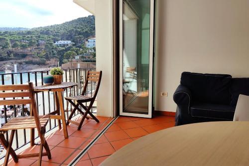 Tamariu Beach 1: Beachfront Home with wifi views — 4-Star Luxury Hotel in Palafrugell, Spain