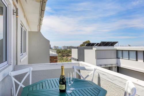 Backup Powered Elegant Promenade Retreat