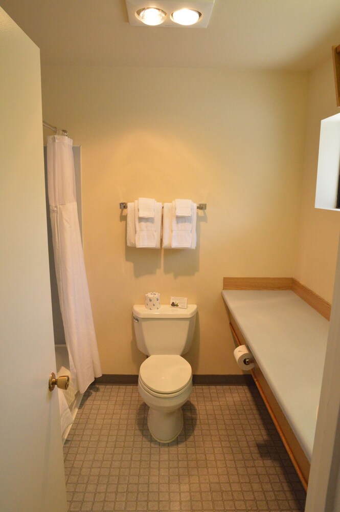 Astoria Crest Motel - photo 68
