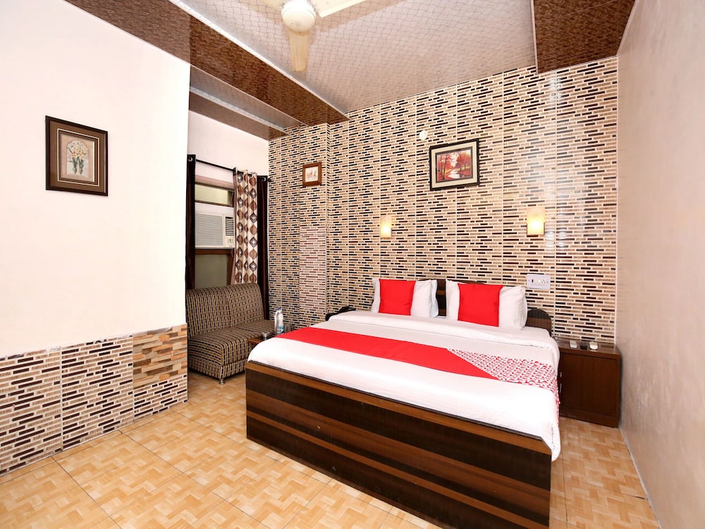 OYO 11912 Hotel Nav Classic Ludhiana