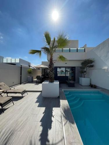 Villa Casa Maria aan de Costa Blanca met privAc zwembad — 4-Star Luxury Hotel in Daya Nueva, Spain