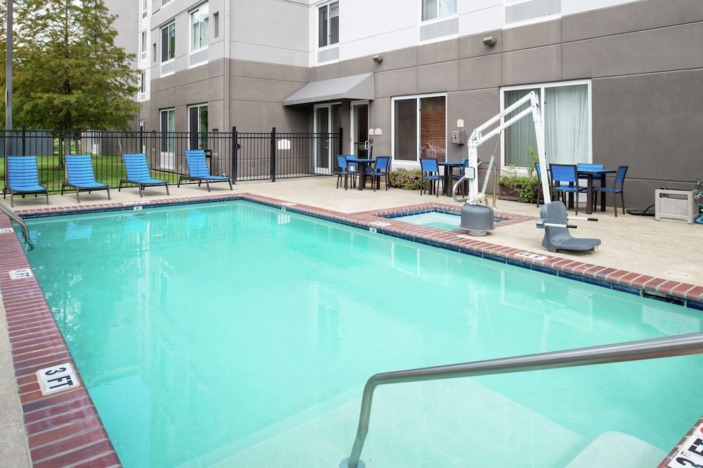 Hilton Garden Inn Baton Rouge Airport - photo 30