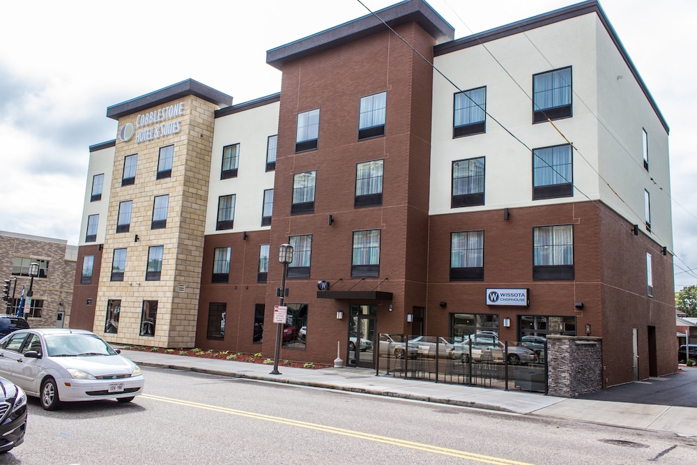 Cobblestone Hotel & Suites Chippewa Falls - photo 72