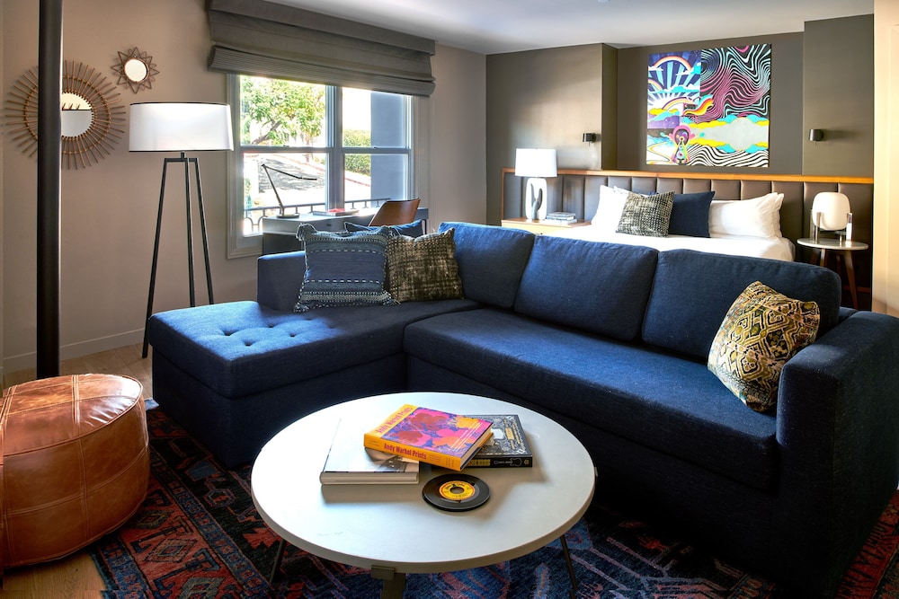 Hotel Ziggy on Sunset - photo 18