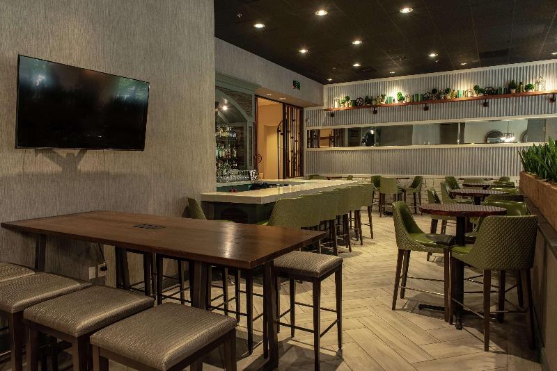 Hotel Zessa Orange County Airport a DoubleTree by Hilton - photo 127