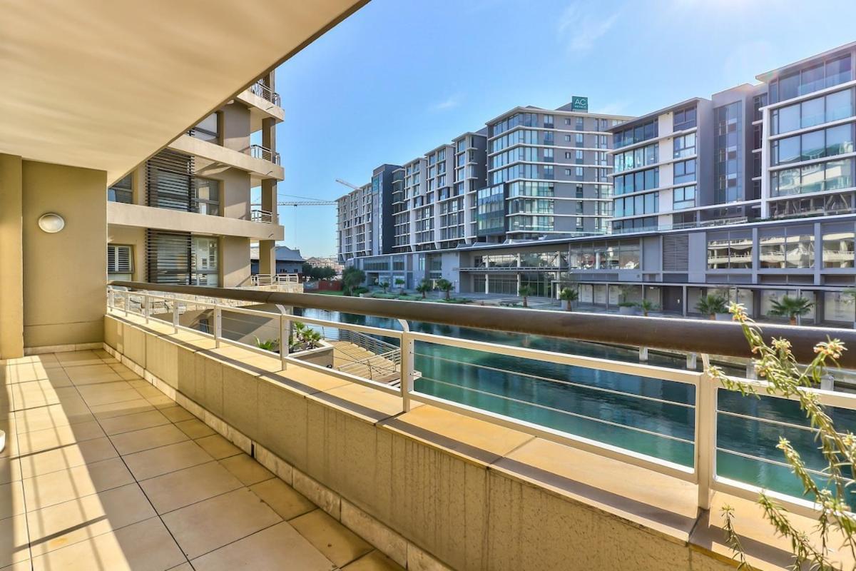 Cozy Apartment WiFi Centrally Located — 4-Star Luxury Hotel in Cape Town, South Africa