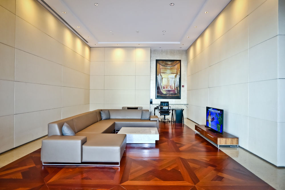 One Broadway Luxury Suites Downtown - photo 35