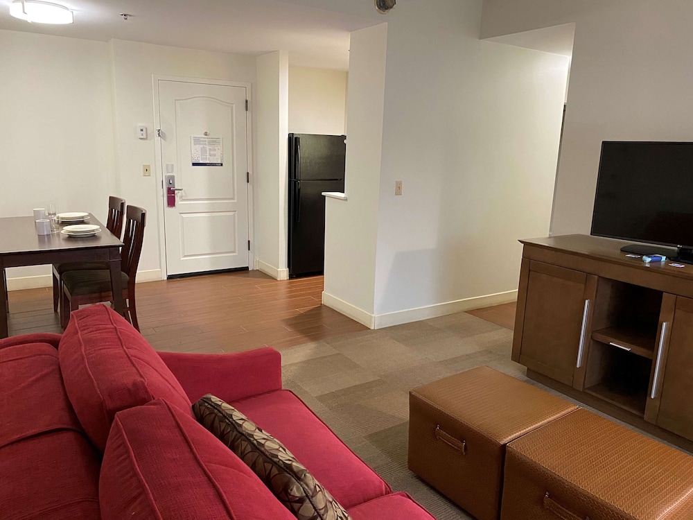 Hampton Inn & Suites Bethlehem - photo 20