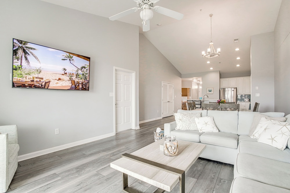 Pool Beach Access Canal Front Ocean City Gem — 4-Star Luxury Hotel in Ocean City, United States