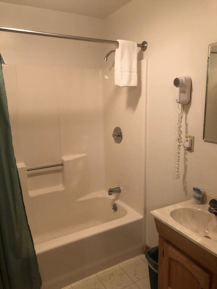 Sara Placid Inn & Suites - photo 56