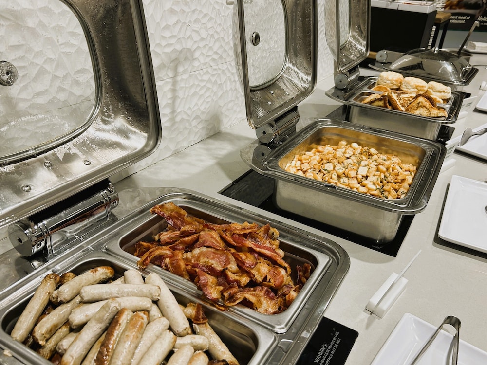 Holiday Inn Roanoke Airport Conference CTR by IHG - photo 34