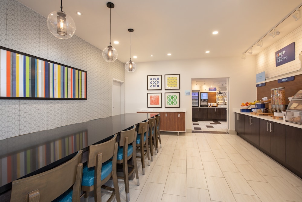 Holiday Inn Express Monterey Cannery Row by IHG - photo 35