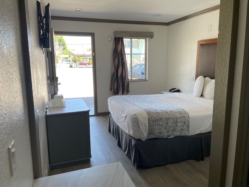 Bishop Inn - photo 4