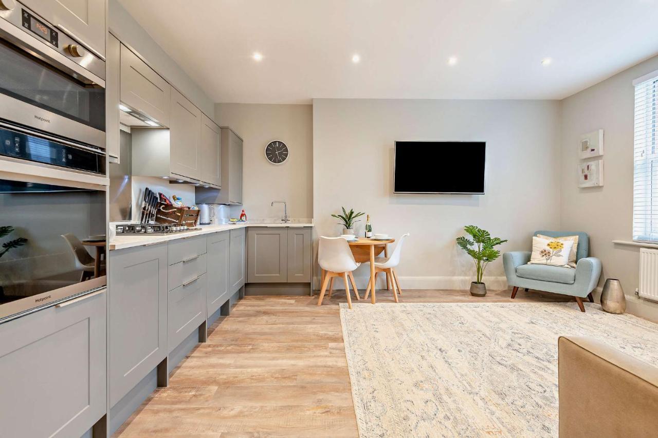 Beach Walk Southbourne SOBO Beach Sleeps 4 — 4-Star Luxury Hotel in Bournemouth, United Kingdom
