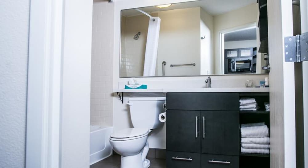 Candlewood Suites Pearl by IHG - photo 11