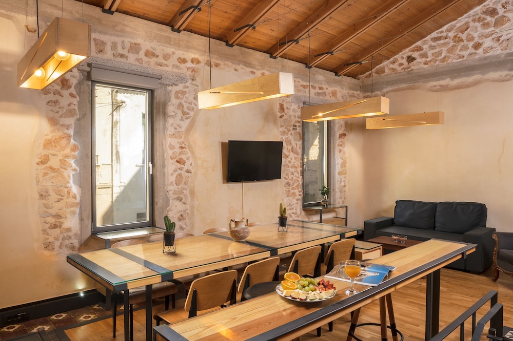 Evans House — 4-Star Luxury Hotel in Chania, Greece