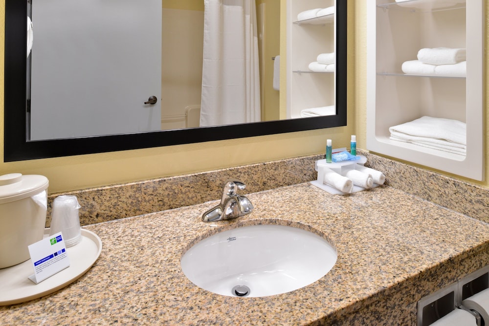 Holiday Inn Express Clanton by IHG - photo 16