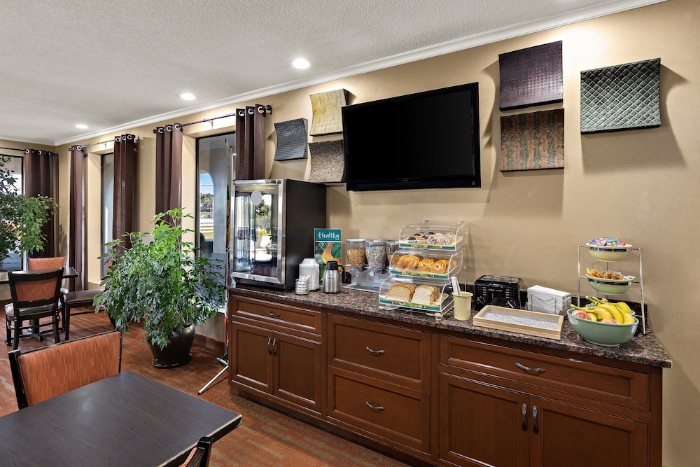 Quality Inn Dandridge - photo 40