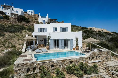Waterlily House Antiparos Private Pool Villa — 4-Star Luxury Hotel in Agios Georgios, Greece