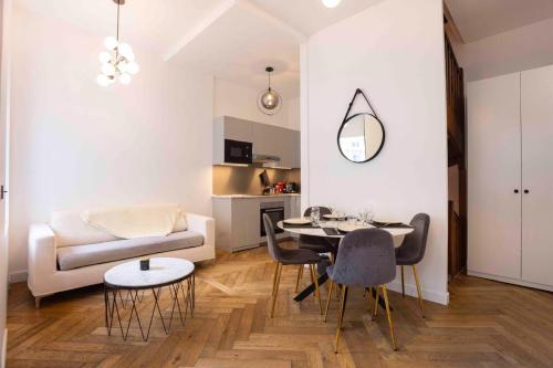 Duplex Au Coeur du 16 Eme - last minute hotel in Paris
