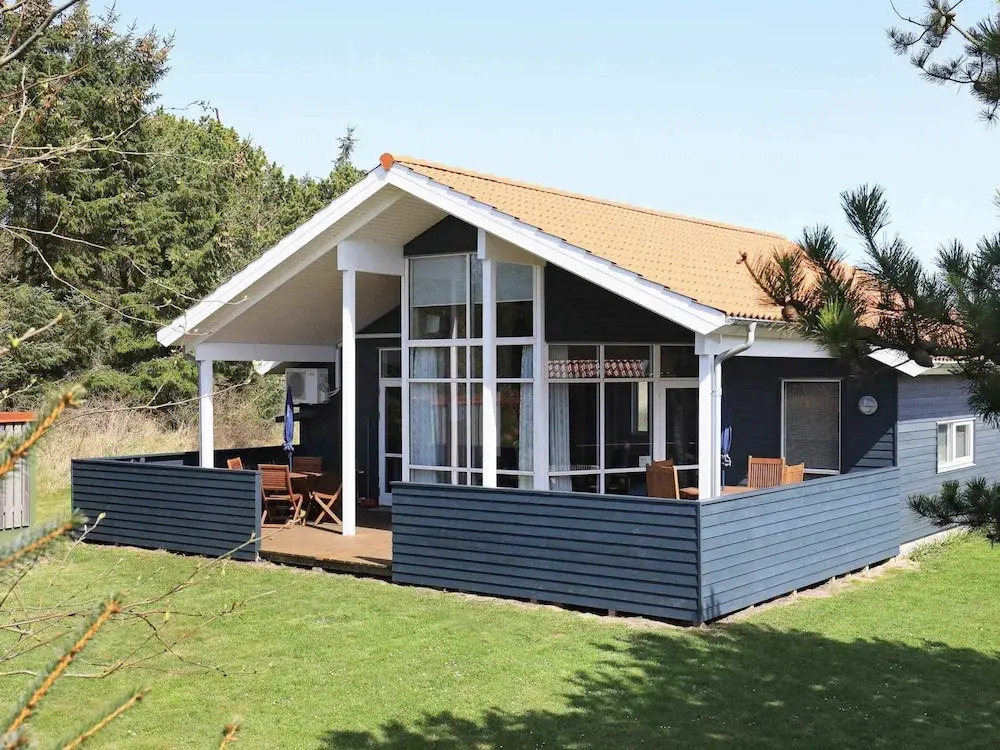 8 Person Holiday Home in Ulfborg — 4-Star Luxury Hotel in Ulfborg, Denmark
