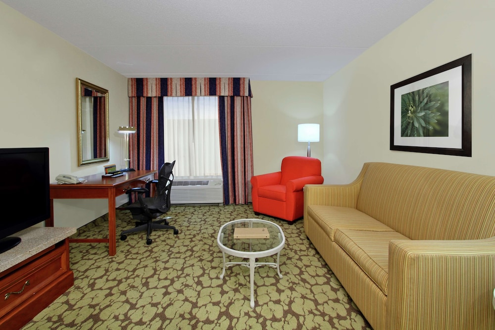Hilton Garden Inn Chesapeake Greenbrier - photo 8