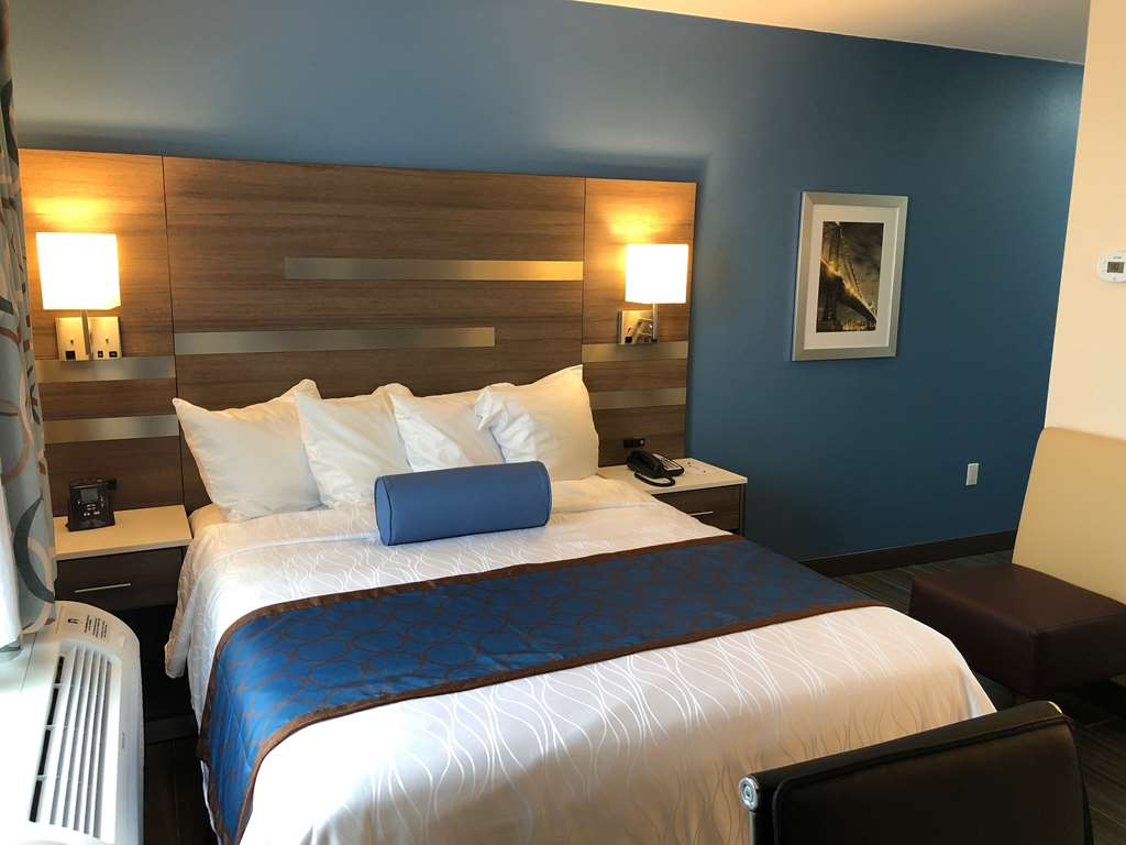 Best Western Plus Stadium Inn - photo 14