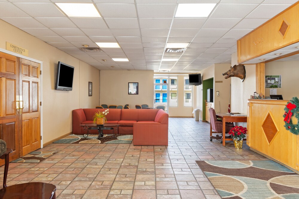Travelers Place Inn & Suites - photo 5
