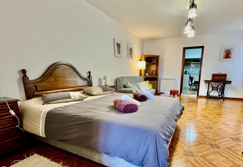 Casa Outeiro 99 — 4-Star Luxury Hotel in Paredes De Coura, Portugal