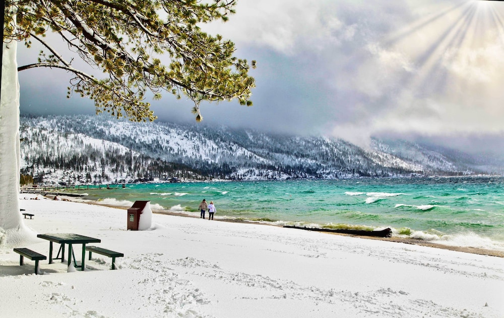 1 Mi To Diamond Peak Ski Resort Condo with Pool - photo 33
